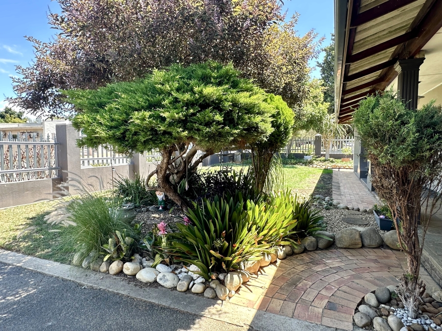 4 Bedroom Property for Sale in Panorama Western Cape